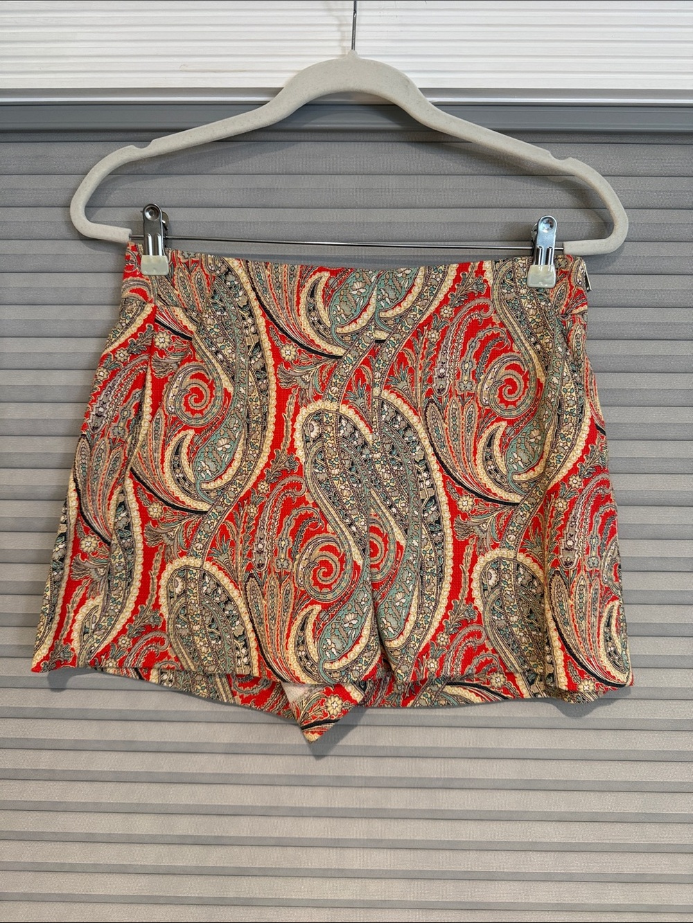 New Zara Women’s Red Paisley Pattern Shorts